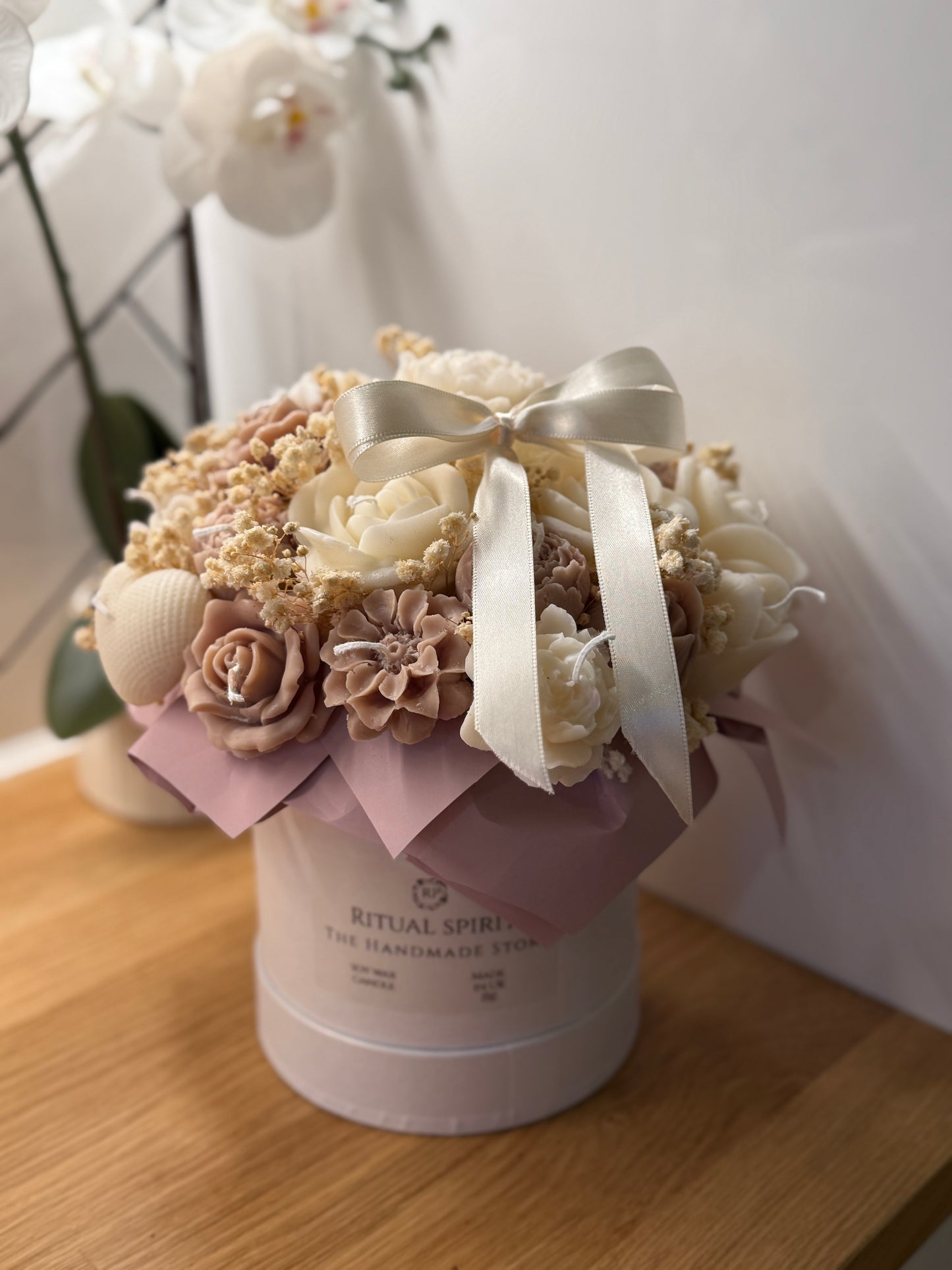 Neutral Bouquet of candles