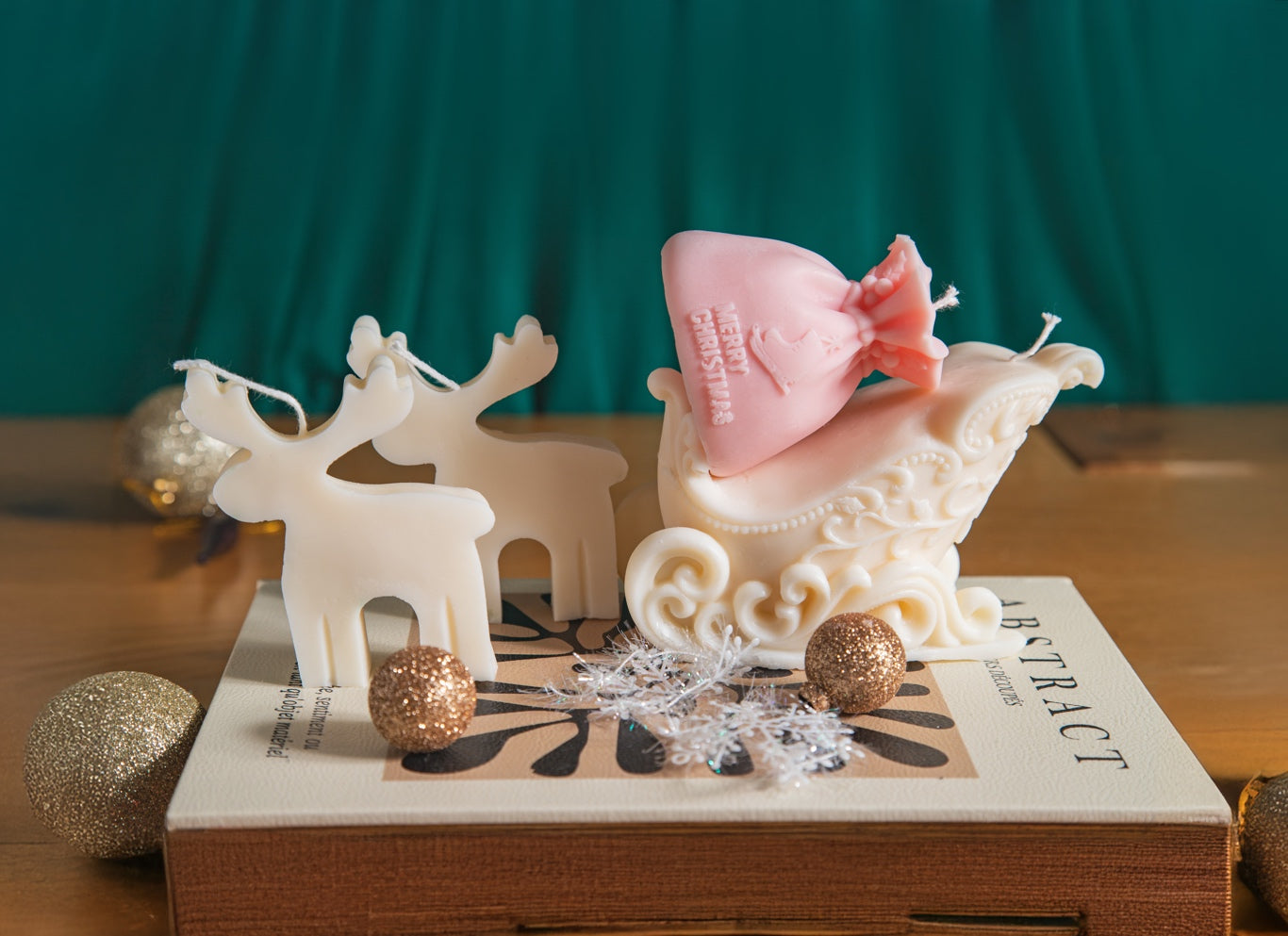Santa's sleight with gift | Christmas Collection