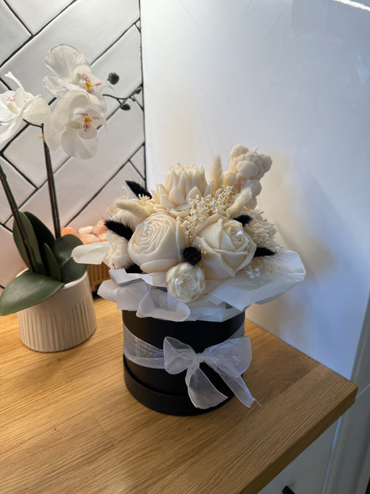 Black&White Bouquet of candles