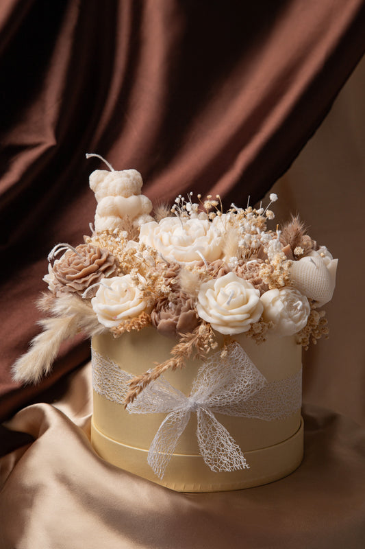 Neutral Bouquet of candles
