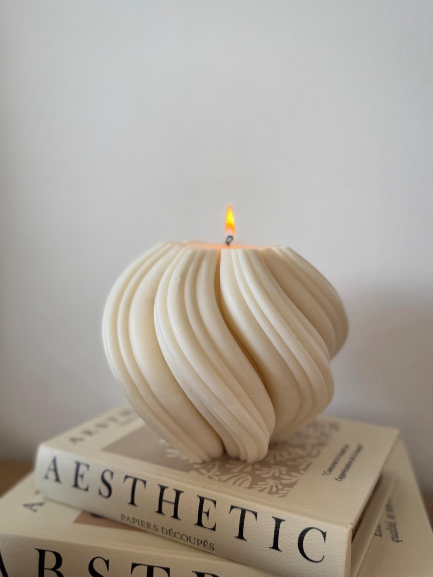 Large Swirl Candle