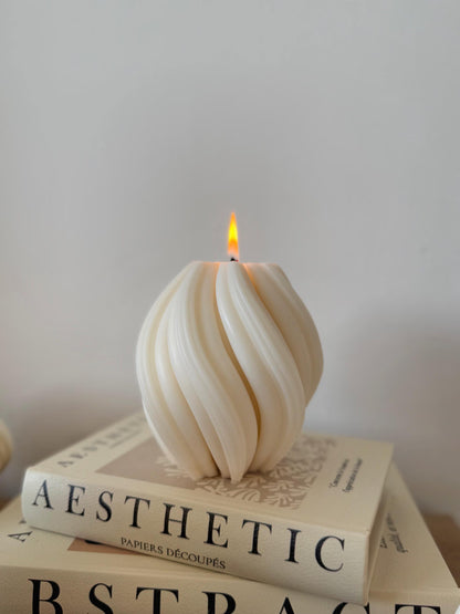Large Swirl Candle